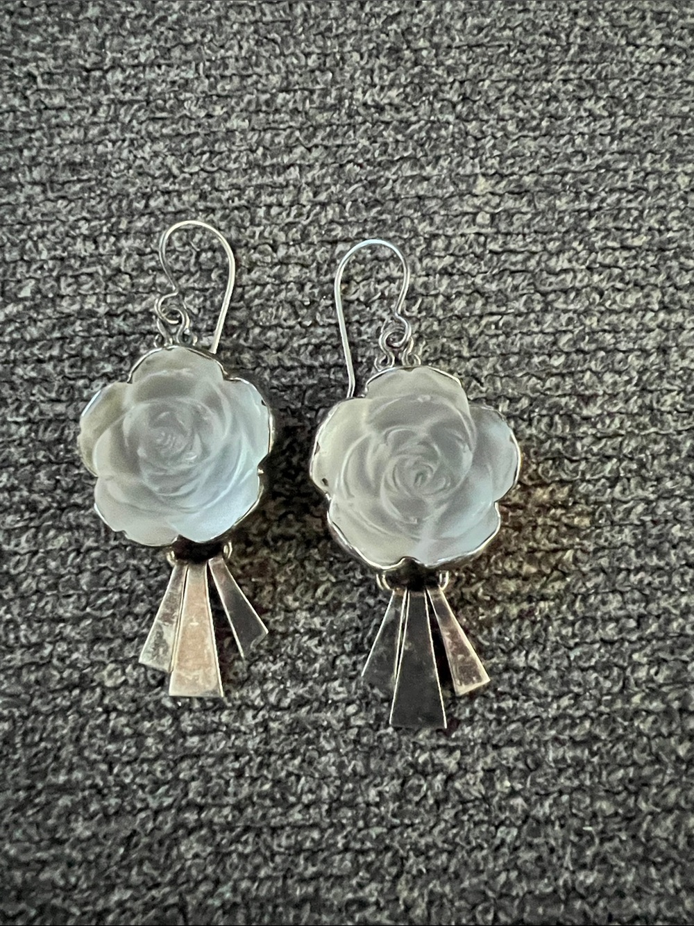 Trendy flower fashion earrings dangle silver